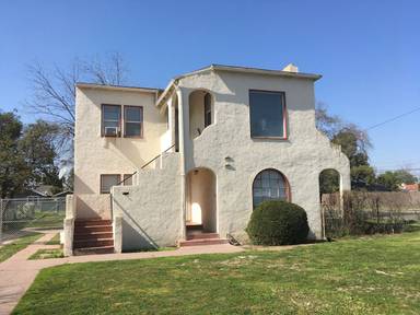 Main picture of 373 N Roosevelt Ave