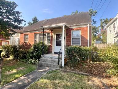 Main picture of 1104 Little High St