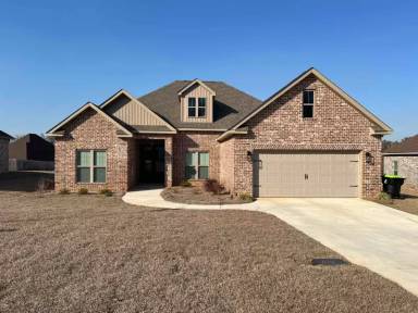 Main picture of 405 Rustic Live Oak Trl