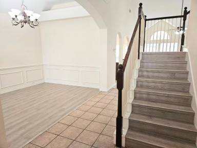 Main picture of 4921 Giordano Way