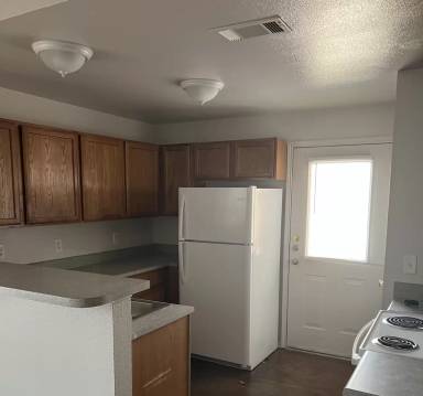 Main picture of 7814 Downe Dr