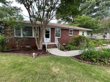 Main picture of 202 Gilliland Ave