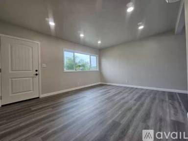 Main picture of 120 W Glendon Way