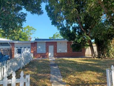 Main picture of 707 SW 9th Ct