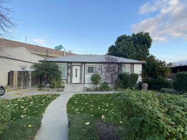 Main picture of 8 Jones St