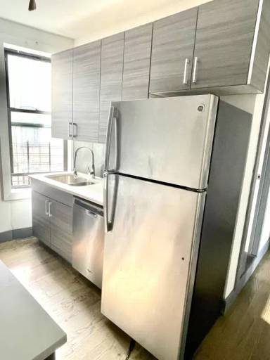 Main picture of 1212 Lincoln Pl