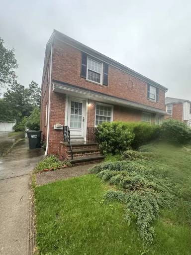 Main picture of 25230-25250 Lake Shore Blvd