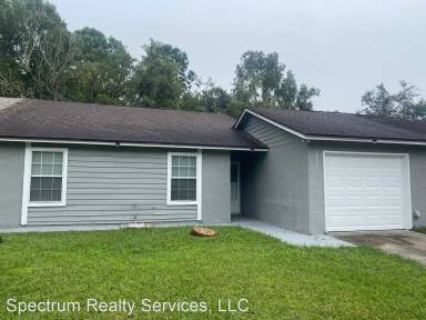 Main picture of 3239 Meadow Lea Cir N