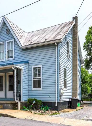 Main picture of 106 E Garfield St