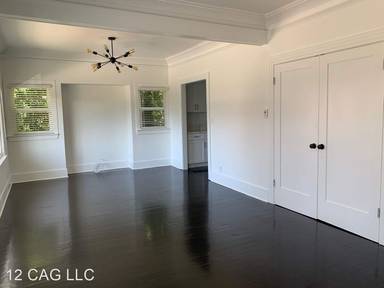 Main picture of 701 E Edgeware Rd