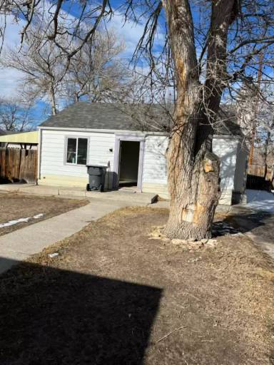 Main picture of 2206 E 19th St