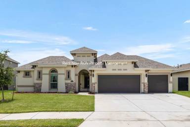 Main picture of TRES LAGOS