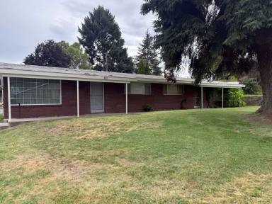 Main picture of 4210 W Chestnut Ave