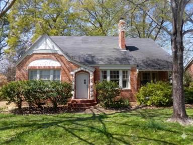 Main picture of 3386 Lexington Rd