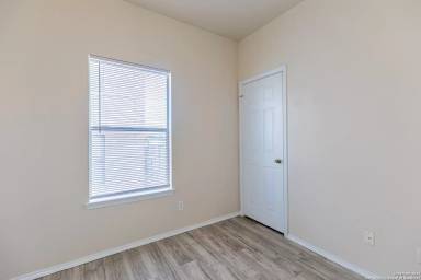 Main picture of 7226 Golf Way
