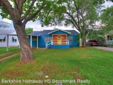 Main picture of 1947 N Louisa Ave