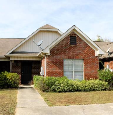 Main picture of 537 Castlebury Ln