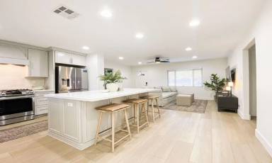 Main picture of 2239 E Cheery Lynn Rd