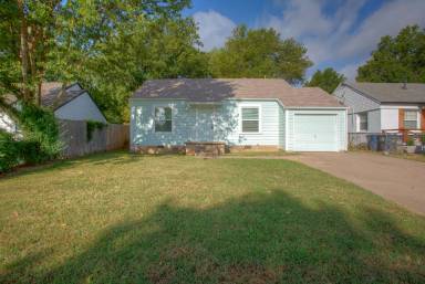 Main picture of 842 N Delaware Pl