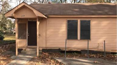 Main picture of 209 Wilson St