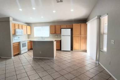 Main picture of 2403 E Springfield Pl