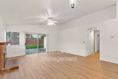 Main picture of 165 Henry Ct