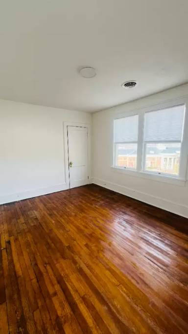 Main picture of 812 Tyler Ave