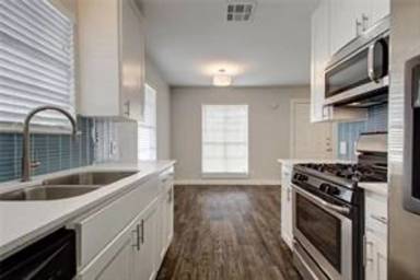 Main picture of 6103 Hyside Dr