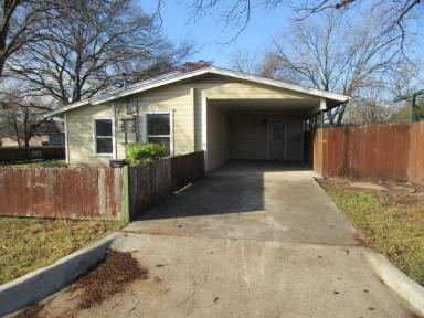Main picture of 201 W 6th St