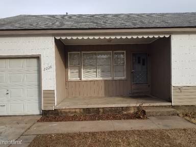 Main picture of 2236 S Dewey Ave
