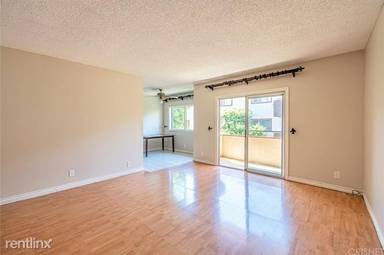 Main picture of 5414 Newcastle Ave