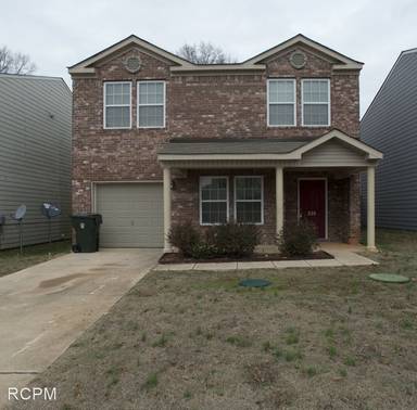 Main picture of 226 Farmington Dr