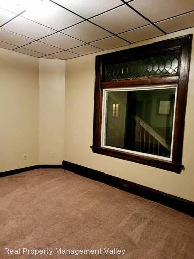 Main picture of 1529 Lee St E