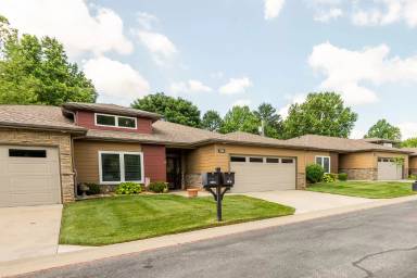 Main picture of 2675 S Jefferson Ave