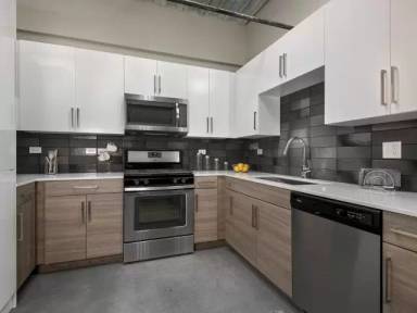 Main picture of 1240 N Milwaukee Ave