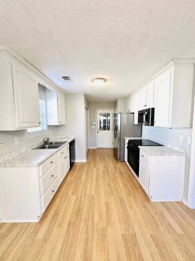 Main picture of 206 Roaring Forks Dr