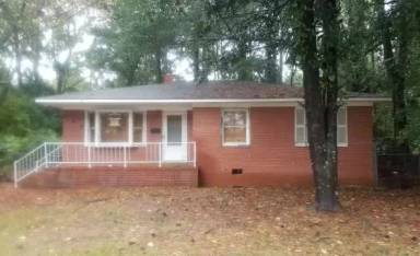 Main picture of 209 Colonial Dr