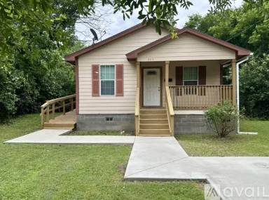 Main picture of 903 S 18th St