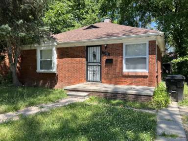 Main picture of 11690 Stahelin Ave