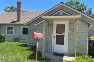 Main picture of 2604 SW Washburn Ave