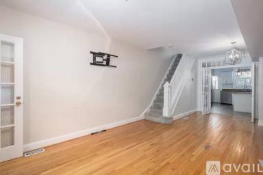 Main picture of 640 S Curley St