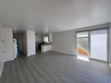 Main picture of 624 Manhattan Beach Blvd
