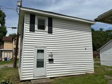 Main picture of 3613 Orchard St