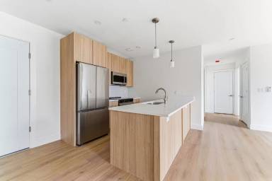 Main picture of 1035 Commonwealth Ave