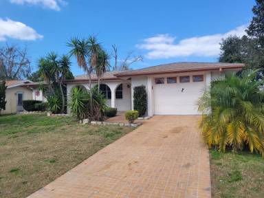 Main picture of 7833 Cayuga Dr