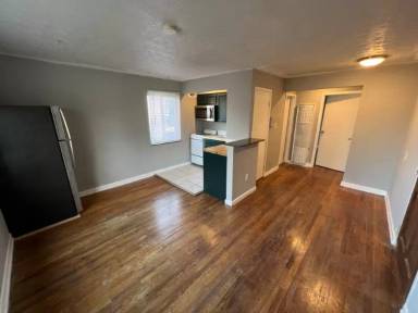 Main picture of 2519 Indianola Ave