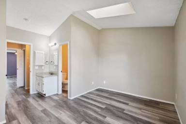 Main picture of 10346 W Dartmouth Ave