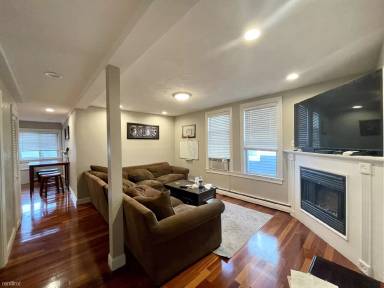 Main picture of 141 L St