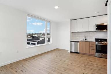 Main picture of 1140 NW Market St