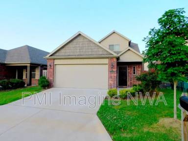 Main picture of 2632 N Arroyo Ave